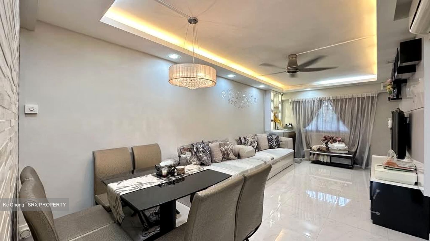 Blk 241 Jurong East Street 24 (Jurong East), HDB 3 Rooms #604908091